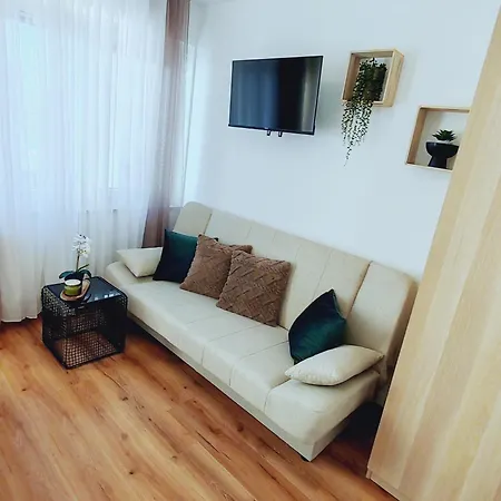 Lucky Center Apartment *