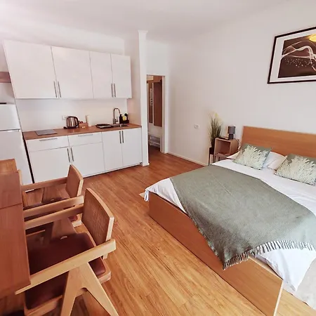 Lucky Center Apartment *