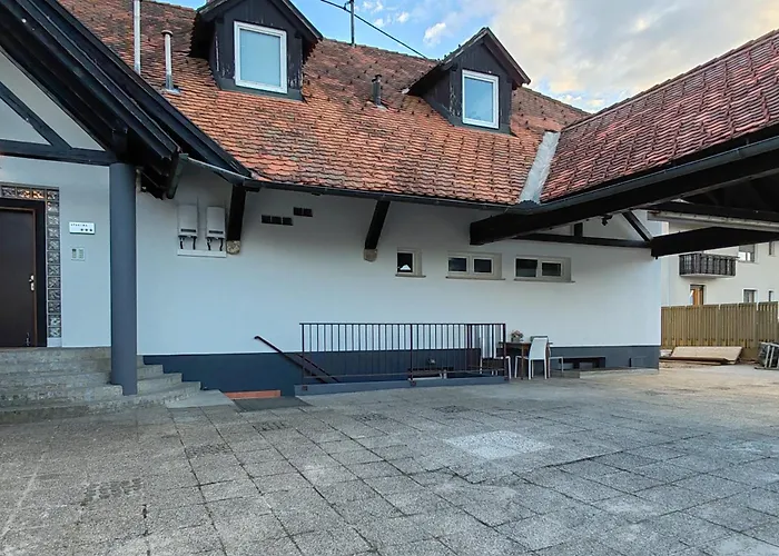 Lucky Center Apartment *